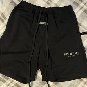 Fear of God Essentials Shorts – Black – Men’s Size [medium]